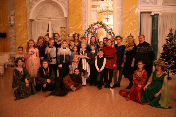 Победители регионального конкурса "Вода вокруг меня" приглашены на новогодний экологический бал в Константиновский дворец